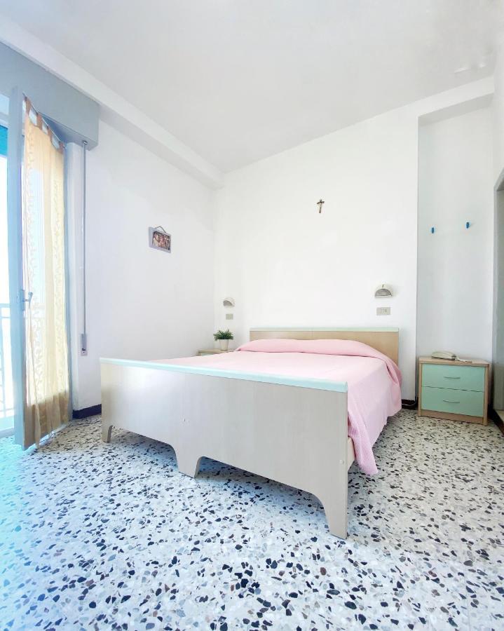 Hotel Dinarica Marotta Exterior photo