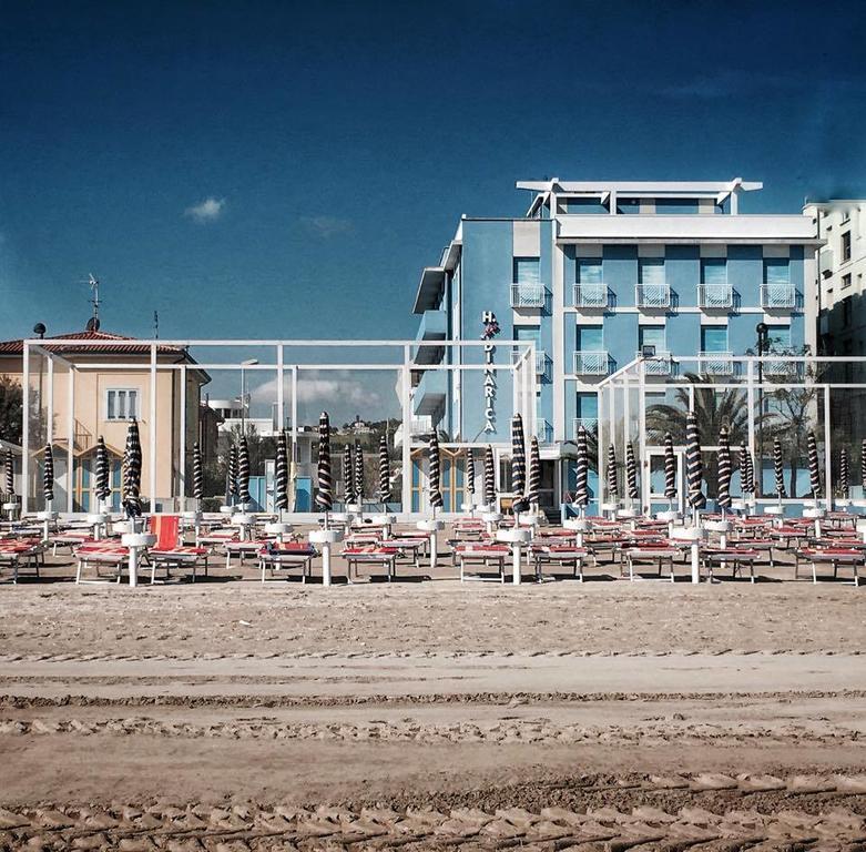 Hotel Dinarica Marotta Exterior photo